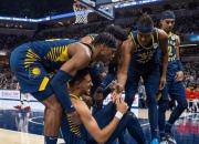 九游体育平台-步行者队小将备战接下来对马刺的比赛