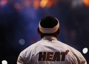 九游体育官方入口-伦纳德全程高能输出，国王斩落老鹰，一场定义赛季的统治级表演