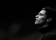 9you娱乐-绿茵场与乒乓台的双重奏，法国鏖战波兰之夜，梁靖崑刷新纪录的孤光