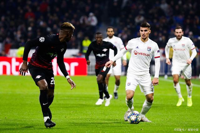 包含里昂在主场战平对手，积分榜略降的词条