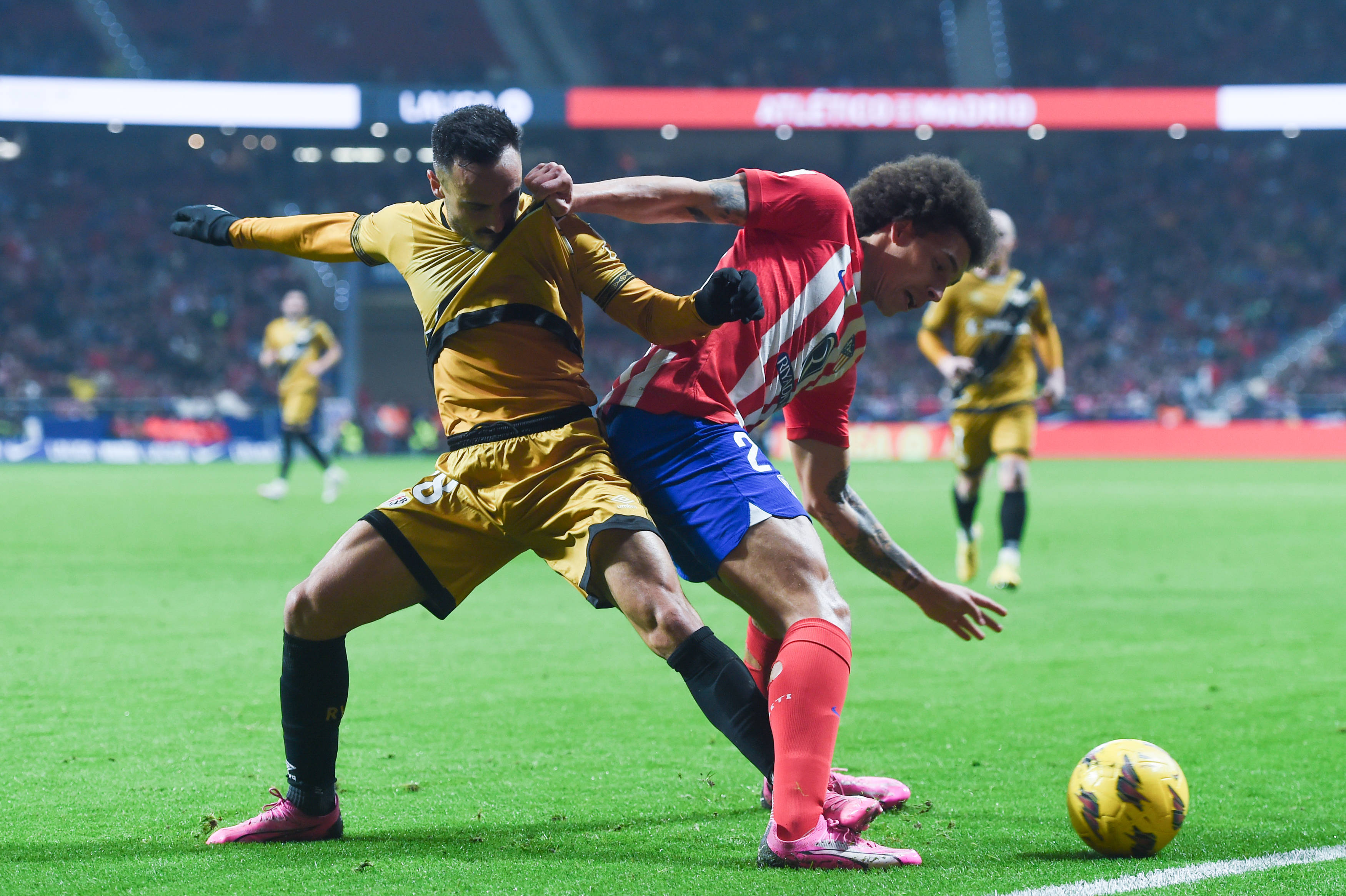 西甲联赛：马德里竞技再度斩获