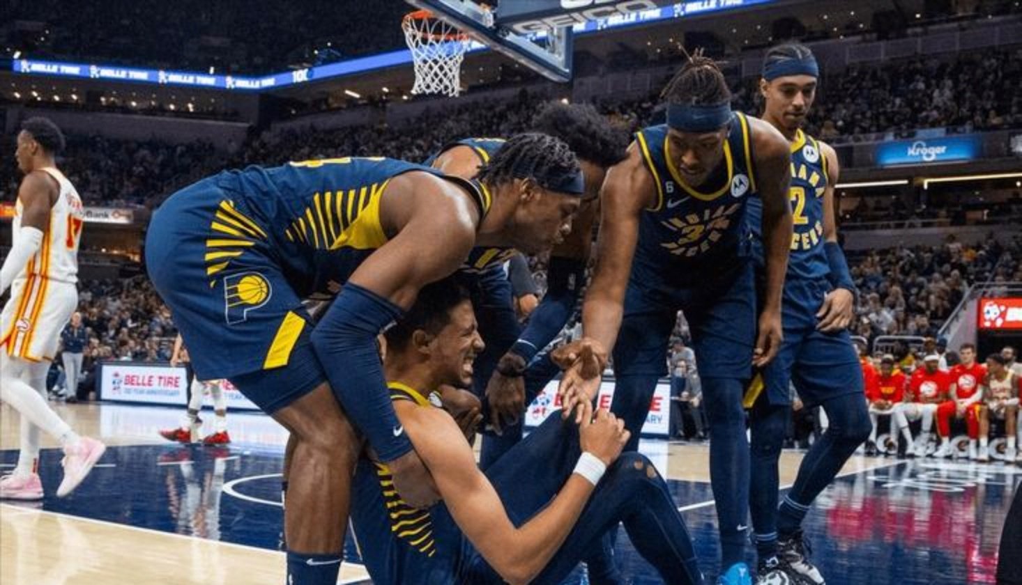 步行者队小将备战接下来对马刺的比赛