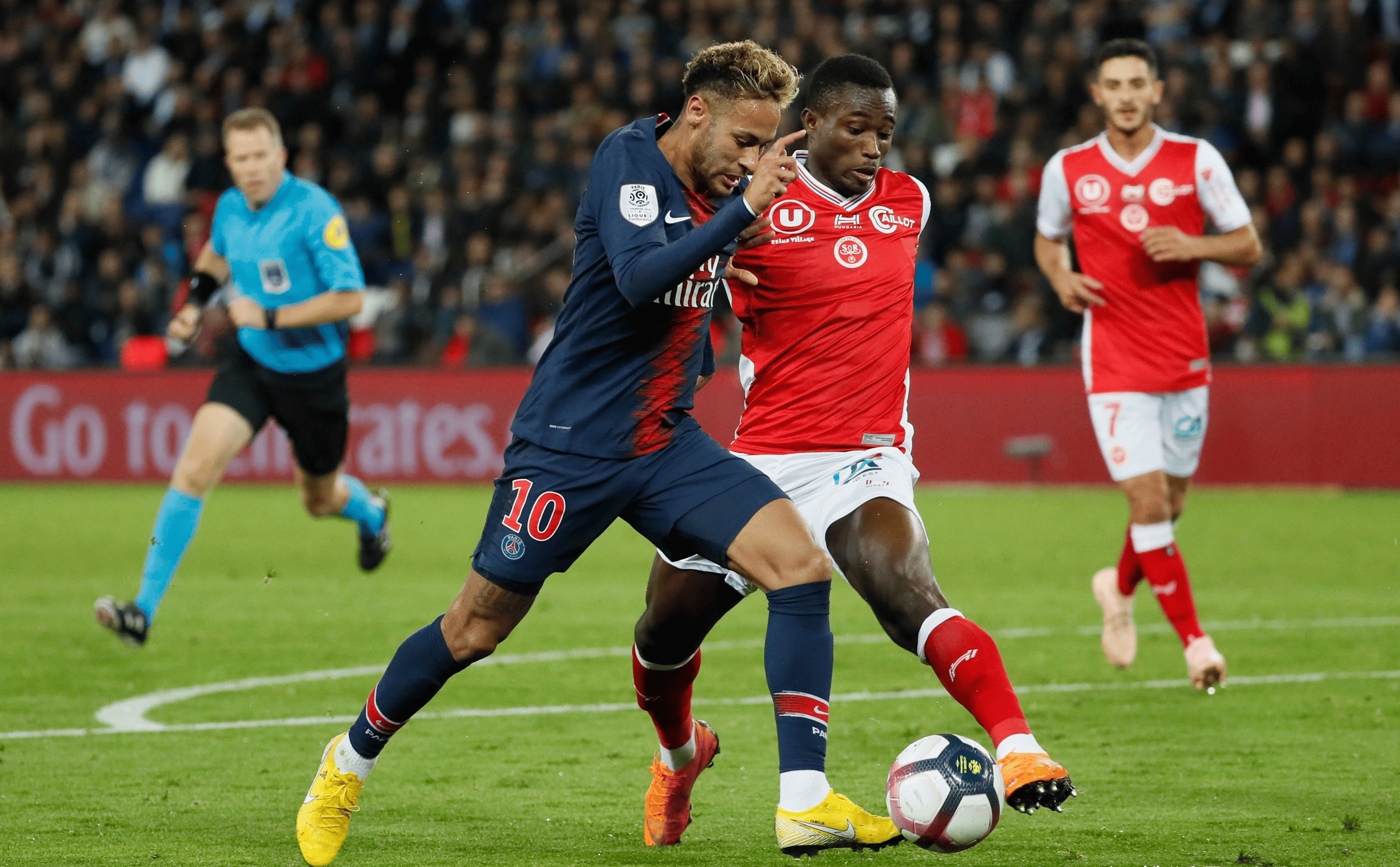 里昂客场战胜巴黎圣日耳曼，实力得到肯定